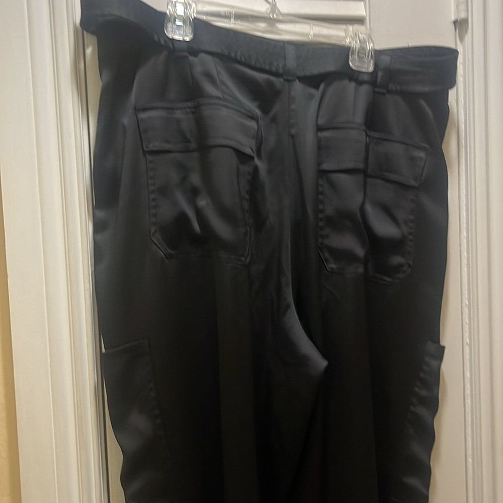 WHBM 14 black Satin cargo style wide leg pants Pants - Picture 8 of 8